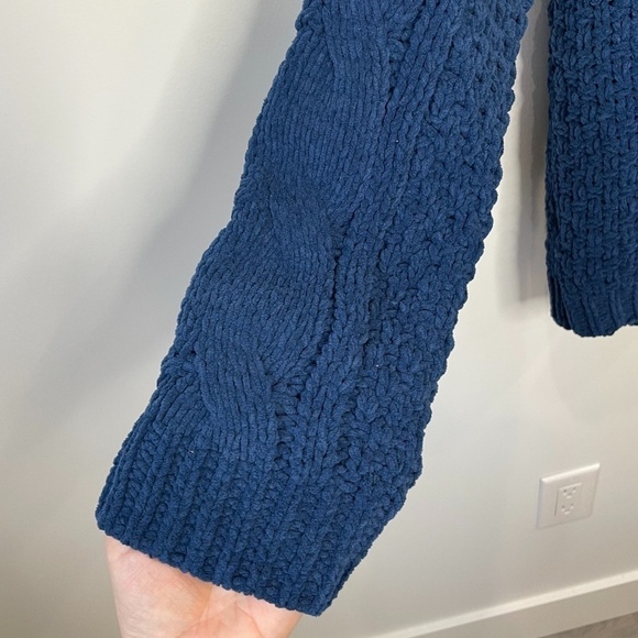 Just Madison Navy Blue Knit Turtleneck Thick Sweater - Picture 3 of 6